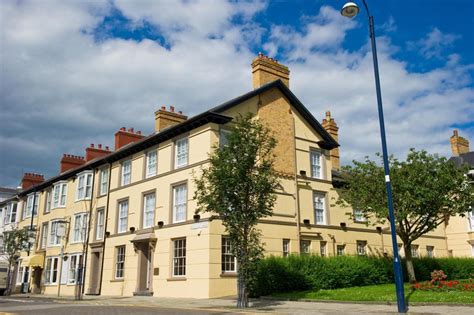 cheap accommodation in aberystwyth area
